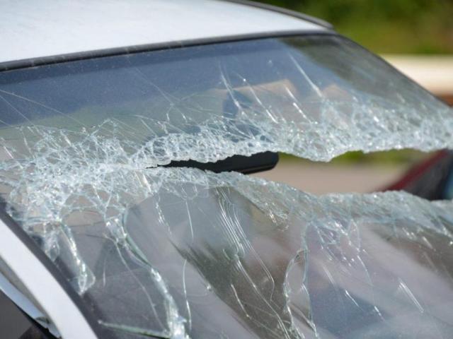 Windscreen Replacement in Nairobi - 1/4